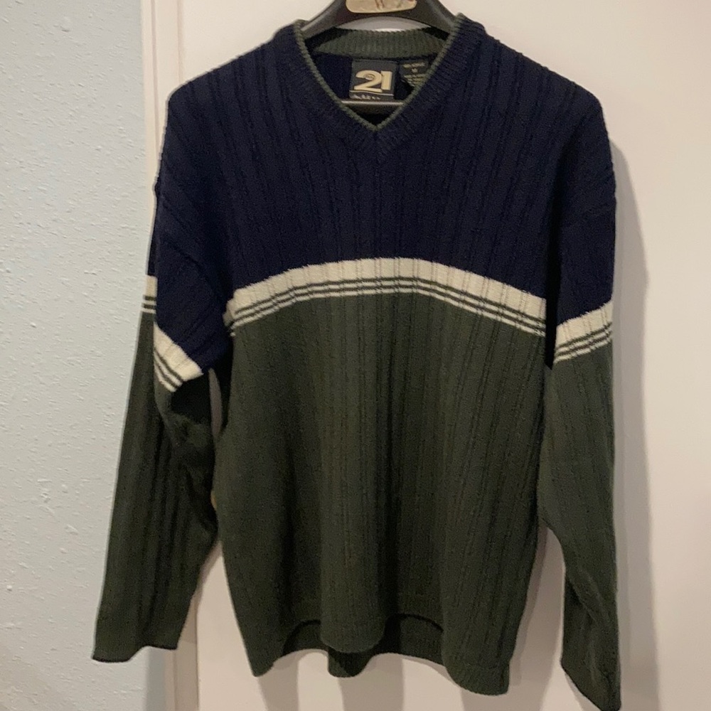 RUE 21 Men’s Sweater